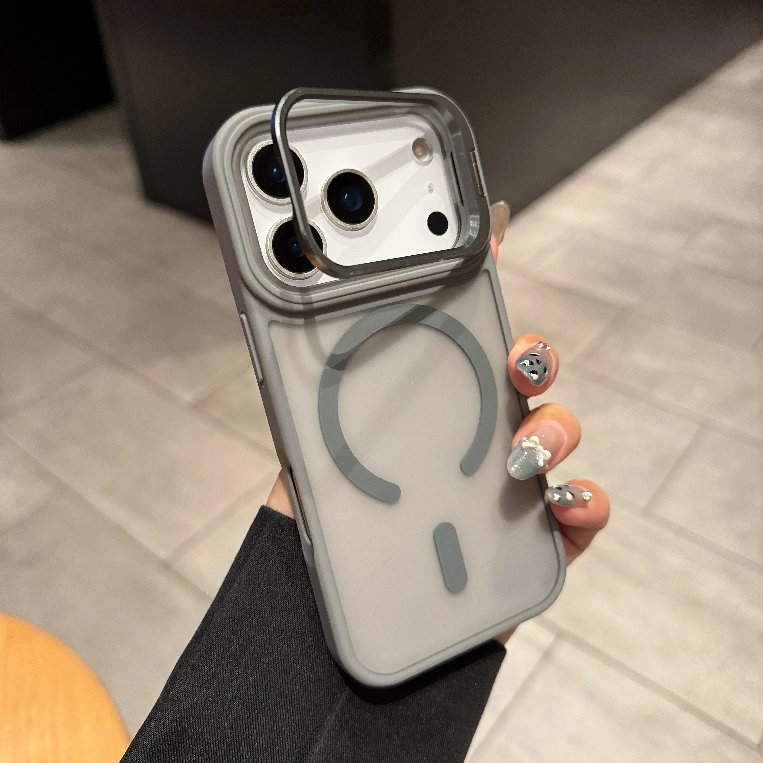 Luxus-Hülle für iPhone 17 mit Ständer & Metallring