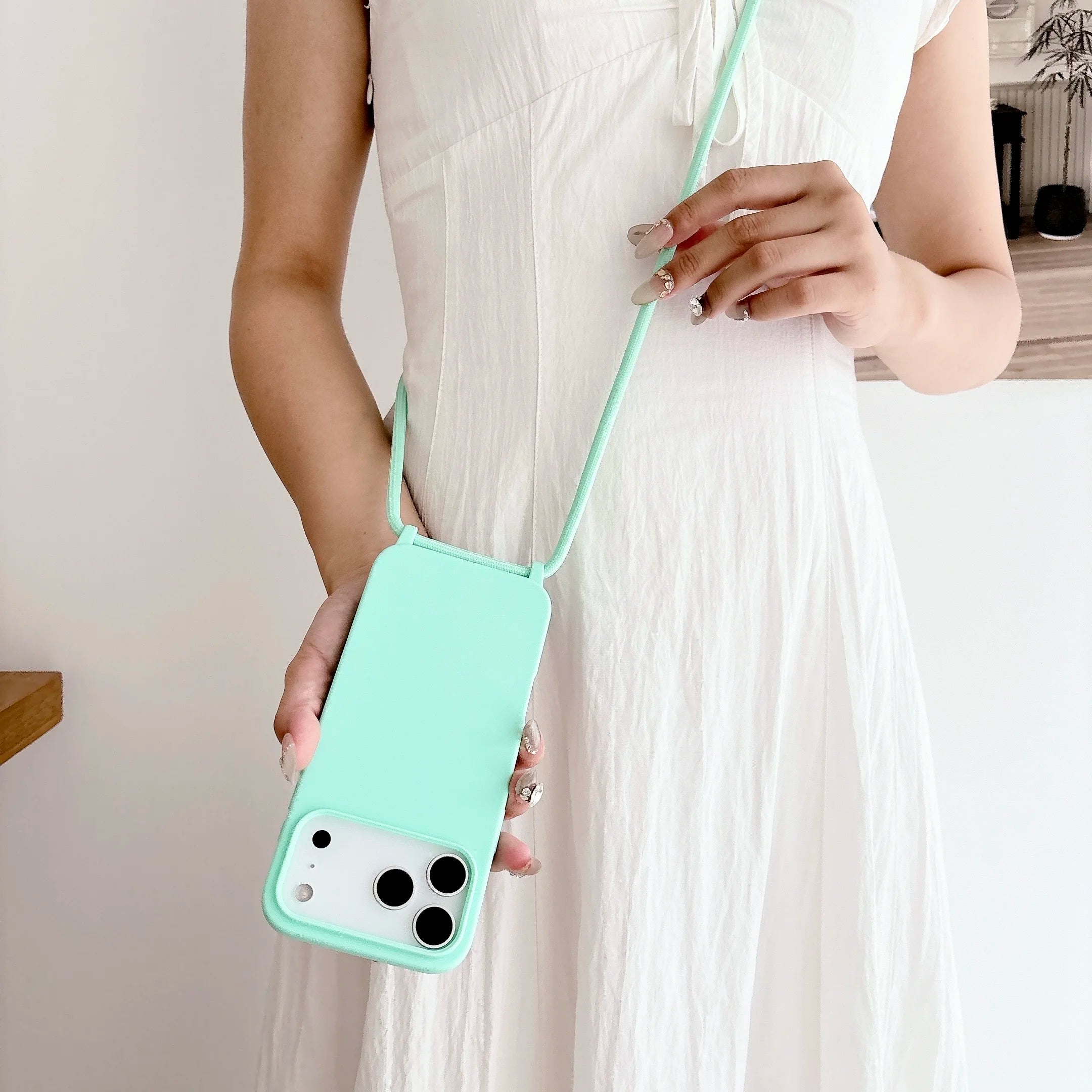 iPhone 17 Pro Max Softcase mit Band & Schutz