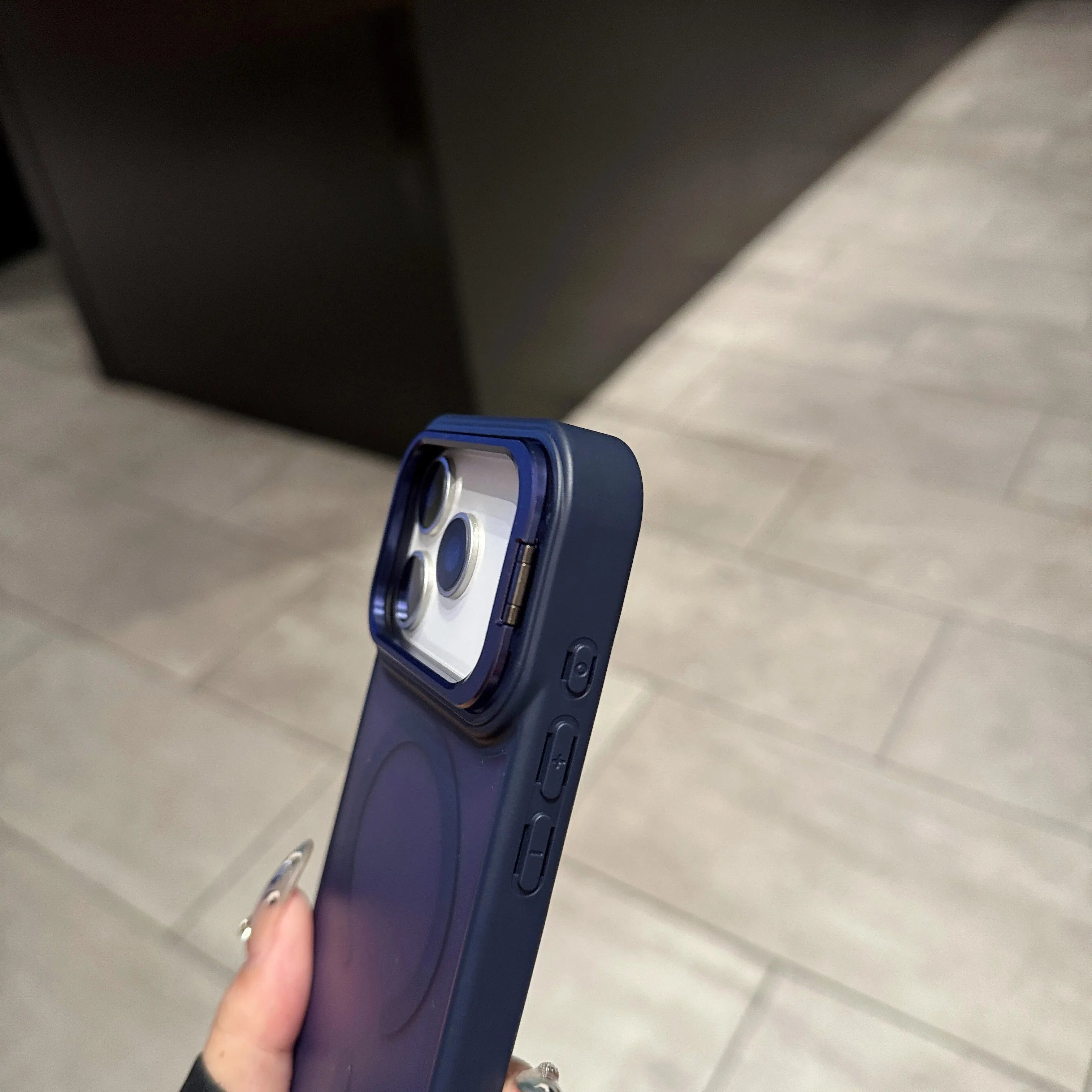 Luxus-Hülle für iPhone 17 mit Ständer & Metallring