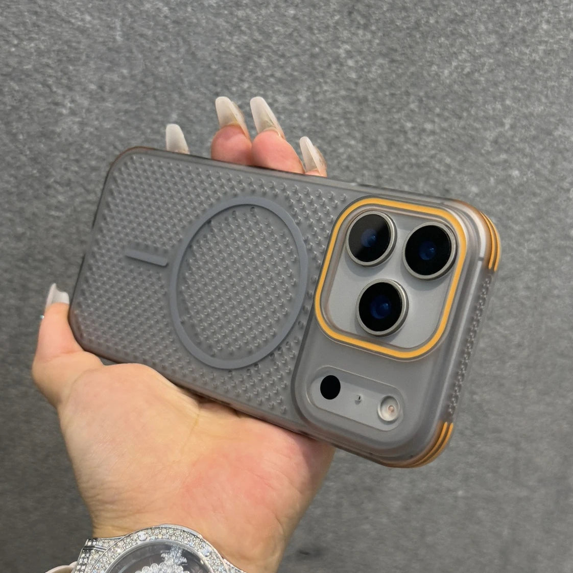 Atmungsaktive MagSafe Hülle für iPhone 17 Pro Max