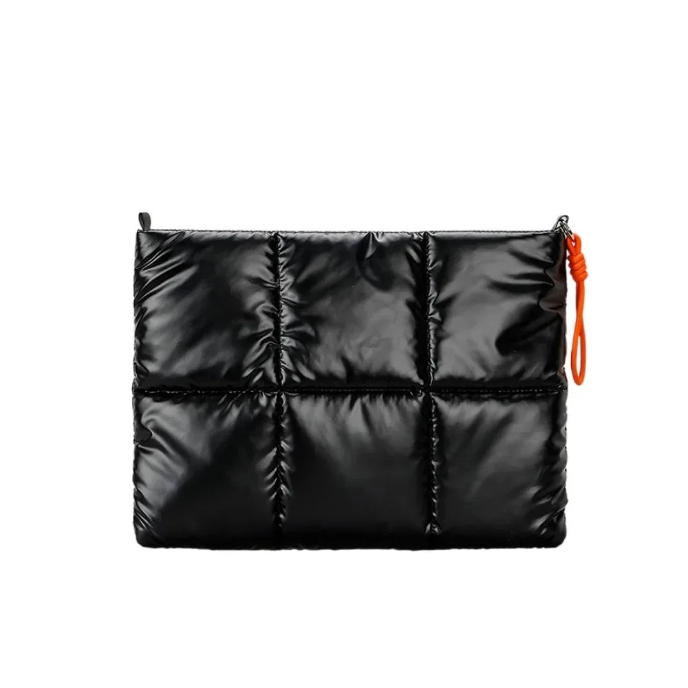 Fashionable, bulky 14-inch laptop bag