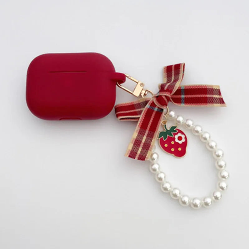 Weinrote Silikonhülle mit Rosenanhänger für AirPods