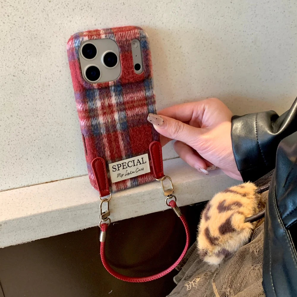 Plüschhülle Retro Stil für iPhone 17 Stoßfest