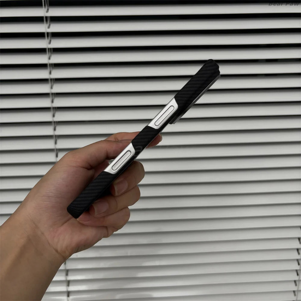 Aramid Carbonfaser Hülle für iPhone 17 Pro Max