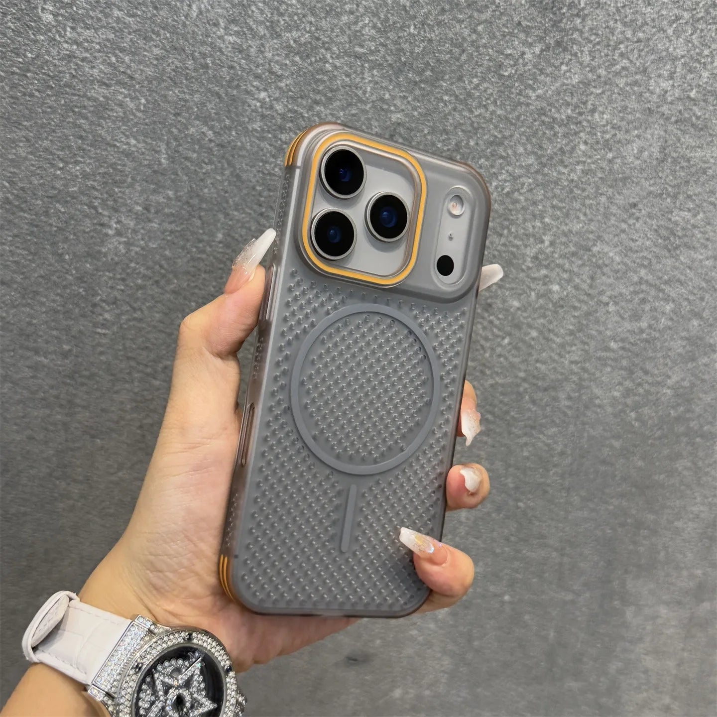 Atmungsaktive MagSafe Hülle für iPhone 17 Pro Max