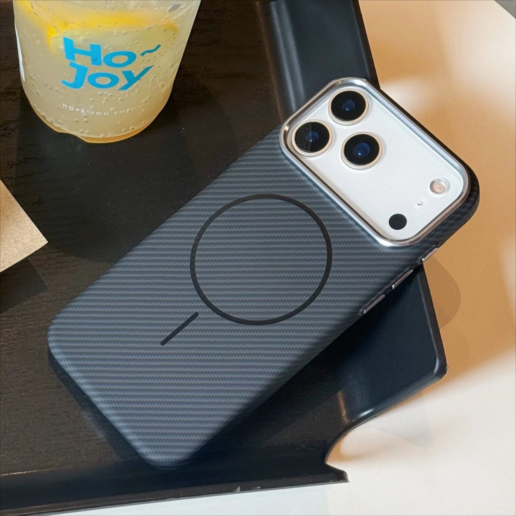 Luxuriöse magnetische iPhone 17 Pro Max Hülle 2025