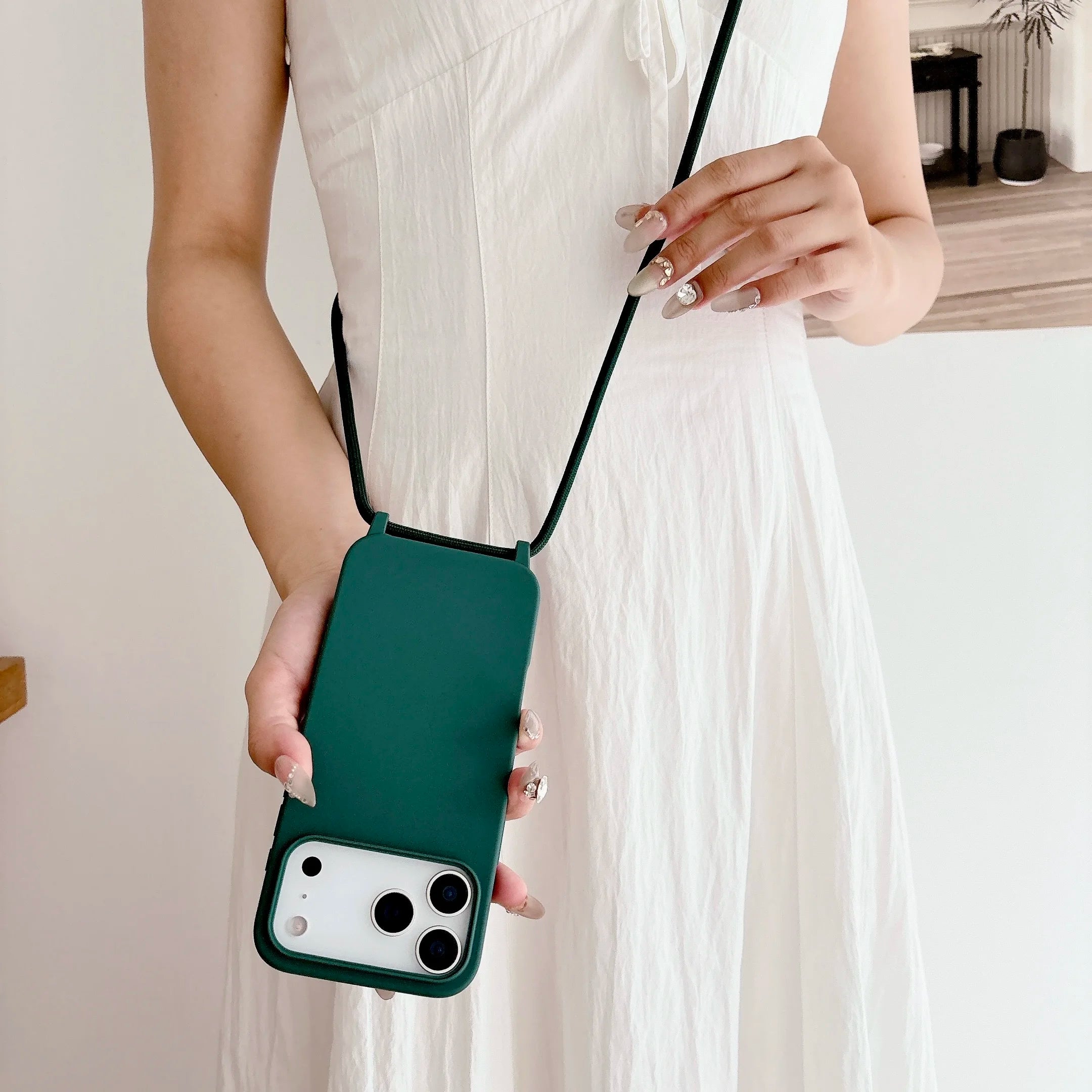 iPhone 17 Pro Max Softcase mit Band & Schutz