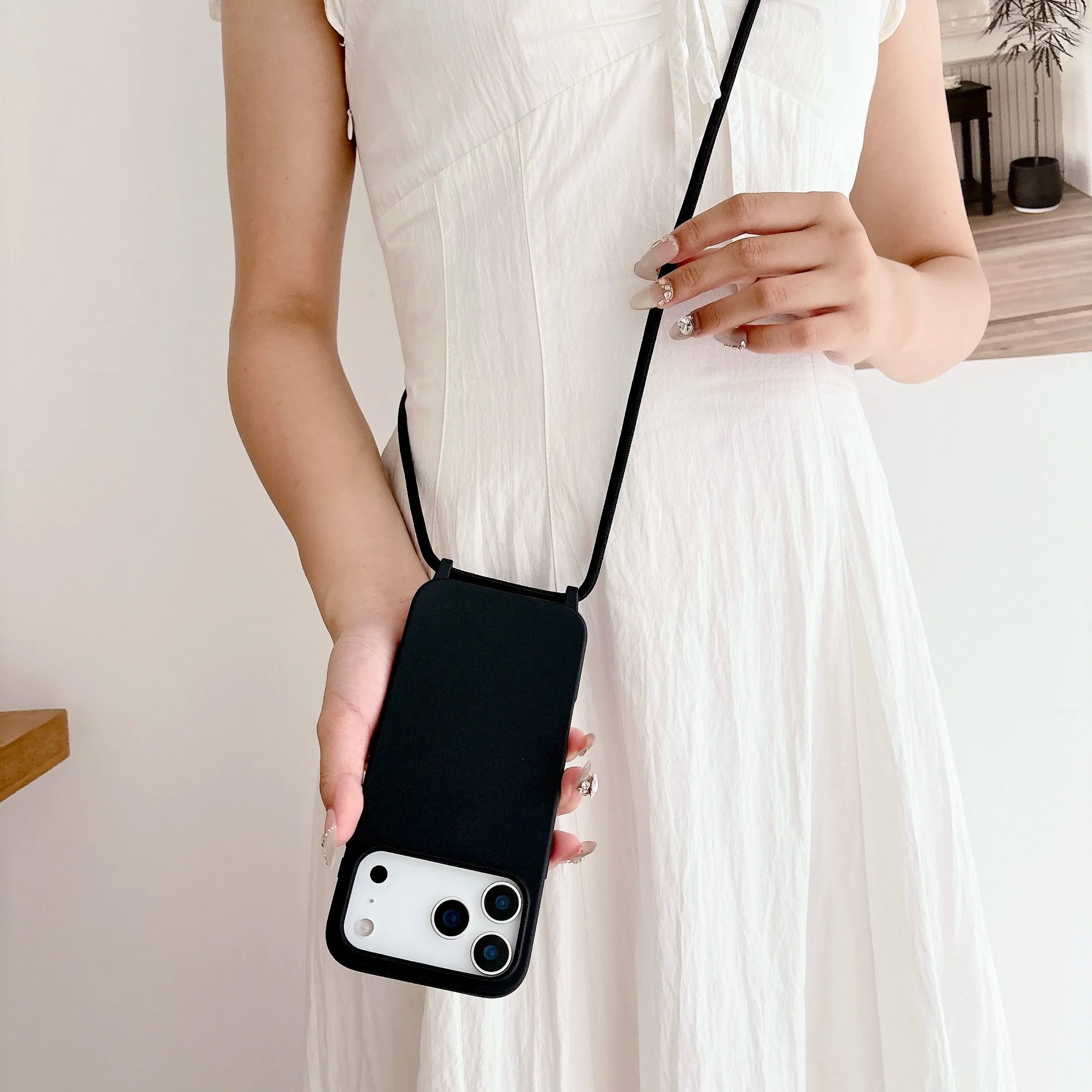 iPhone 17 Pro Max Softcase mit Band & Schutz