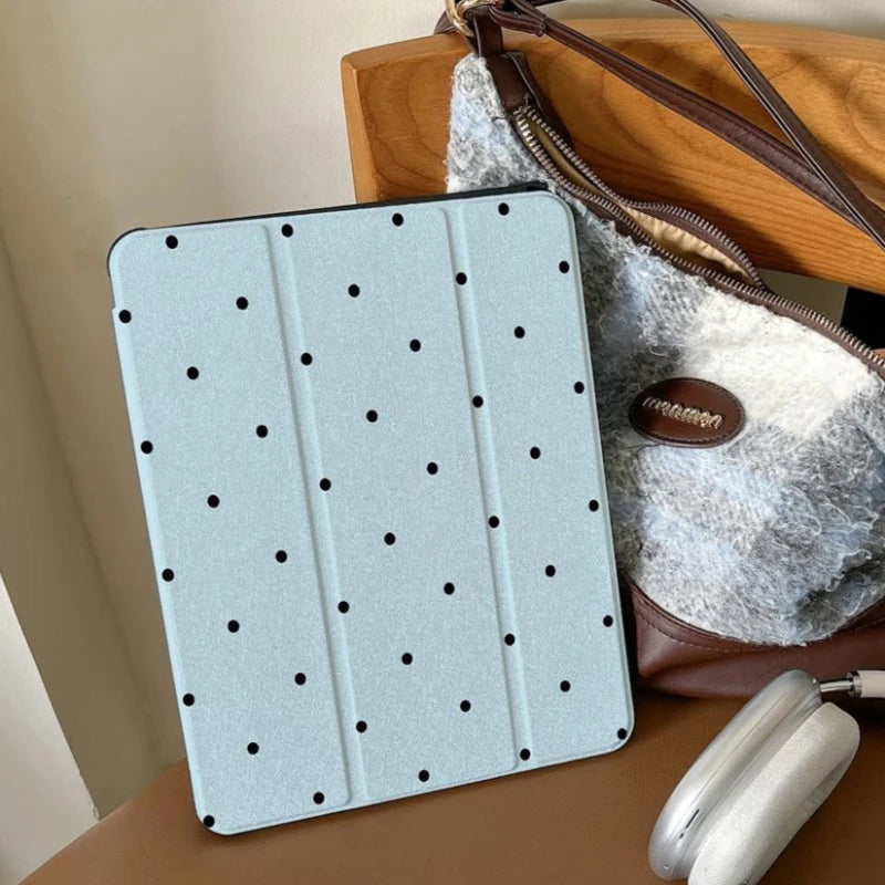 iPad Hülle – Schwarze Polka Dots
