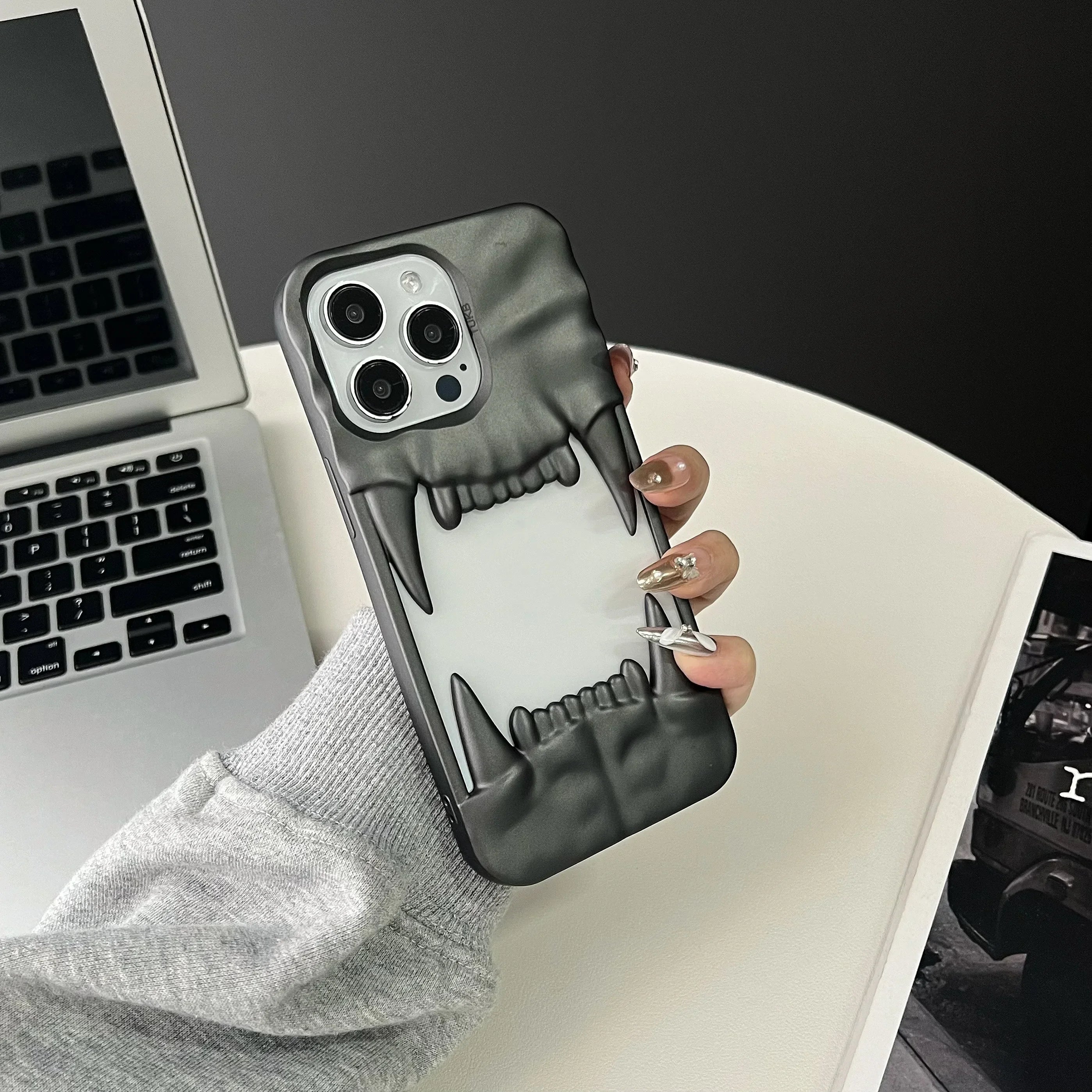 3D Hundezahn Silikonhülle iPhone stoßfest weiß