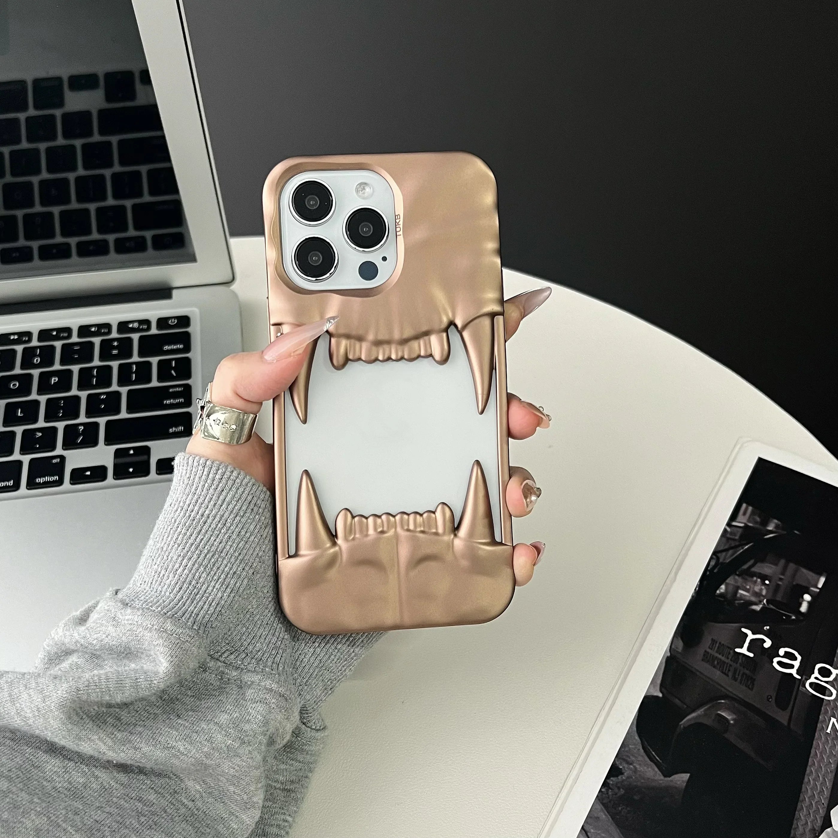 3D Hundezahn Silikonhülle iPhone stoßfest weiß