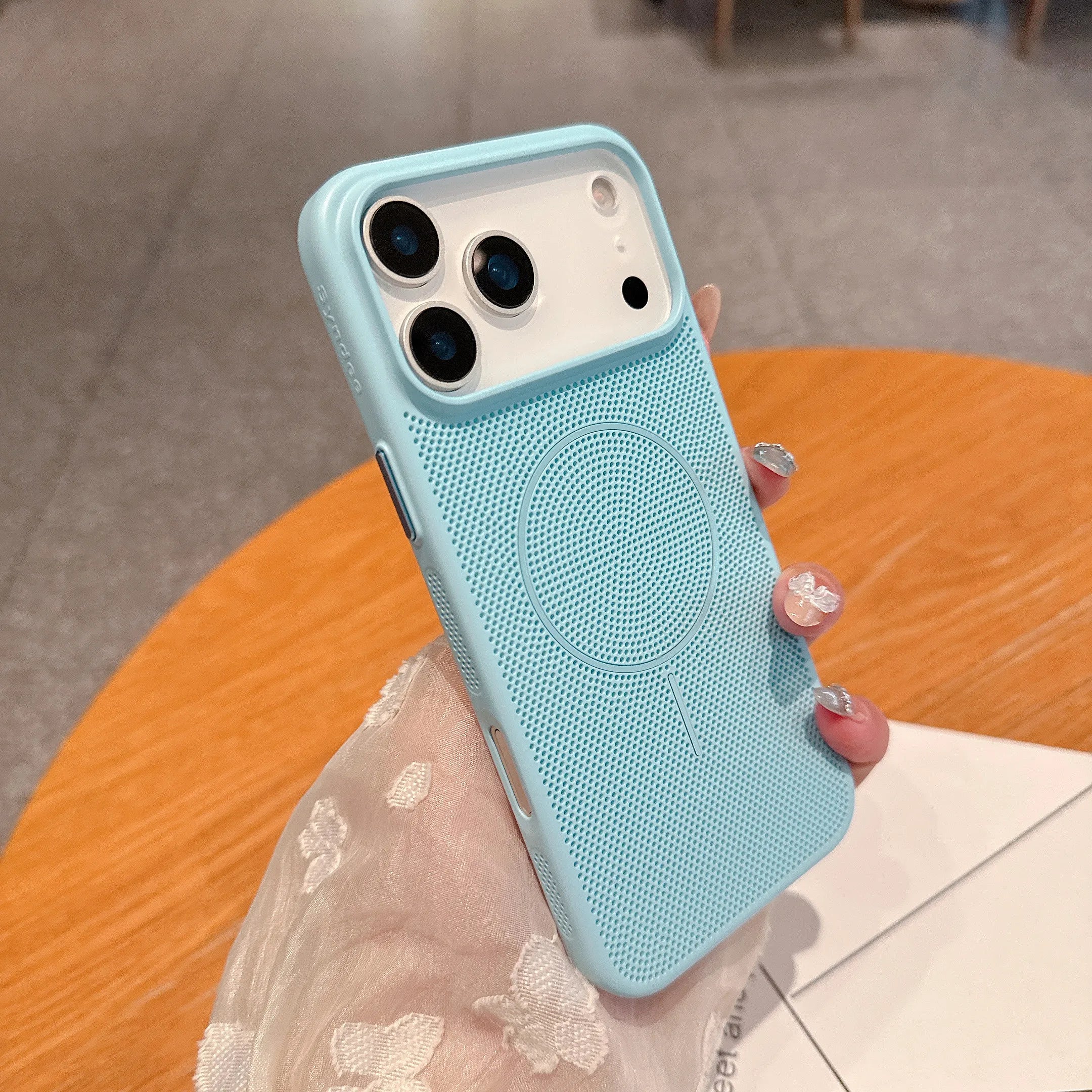 Magnetische Mesh-Hülle mit Kühlung für iPhone 17 Pro Max