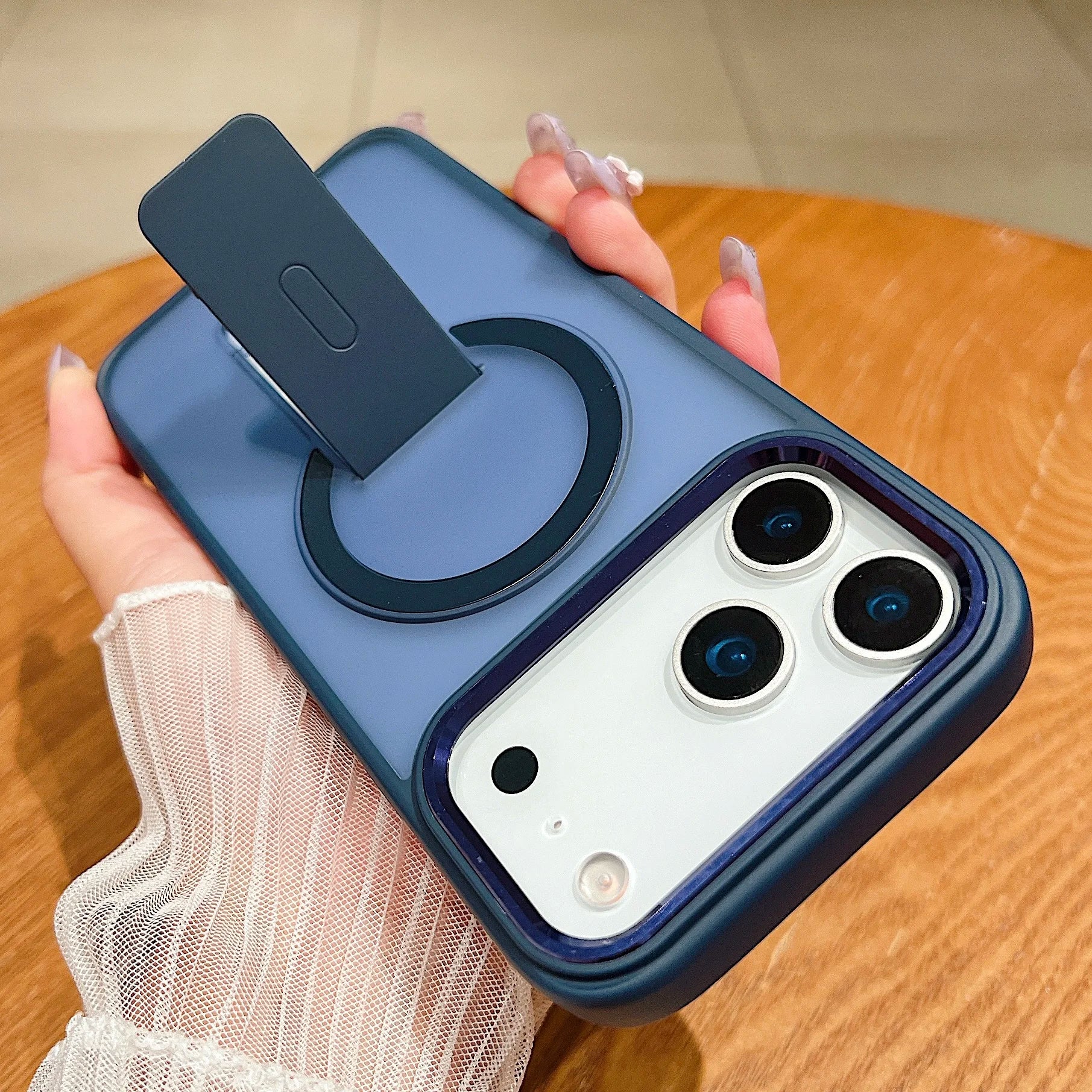 Magnetische Hülle mit Kickstand für iPhone 17–11